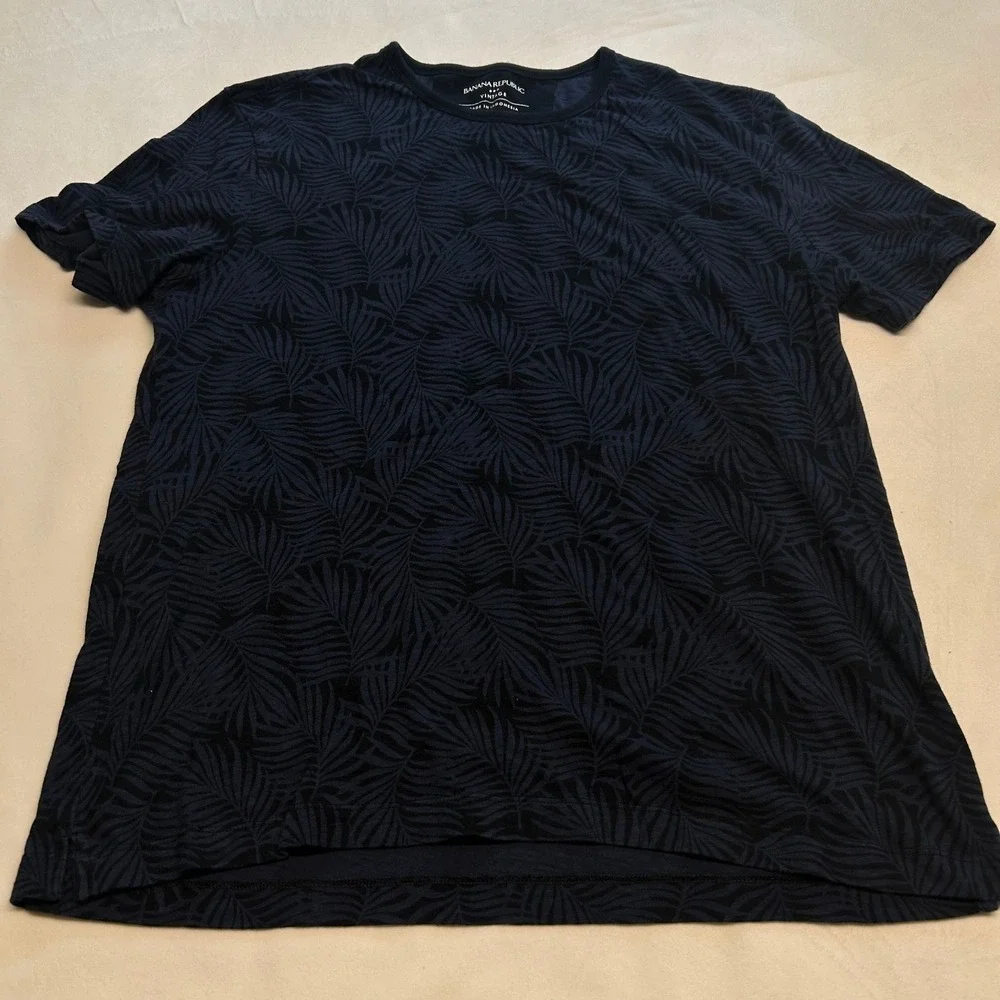 Banana Republic Vintage Mens Large Navy Blue Palm Leaf Tropical Cotton T-Shirt